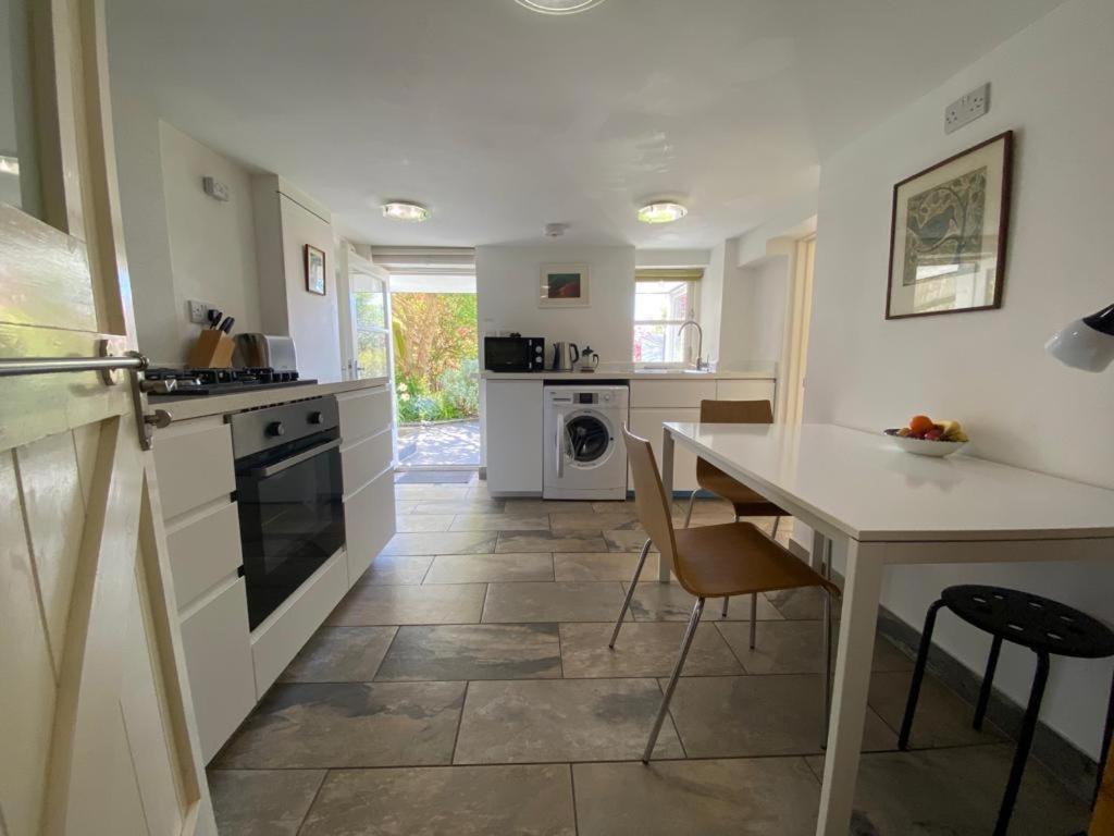 Clifton Garden Flat With Parking Lägenhet Bristol Exteriör bild